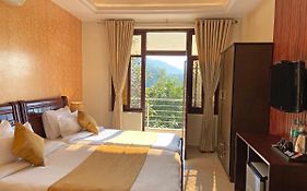 Hotel Nirvana Palace Rishikesh